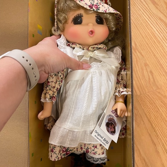Nwt Mademoiselle Gege Akiba Japanese 15" Doll - Picture 6 of 6